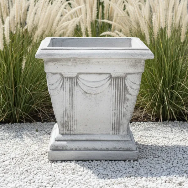 Figura ogrodowa Donica Wazon kwadratowa duża H: 40cm betonowa