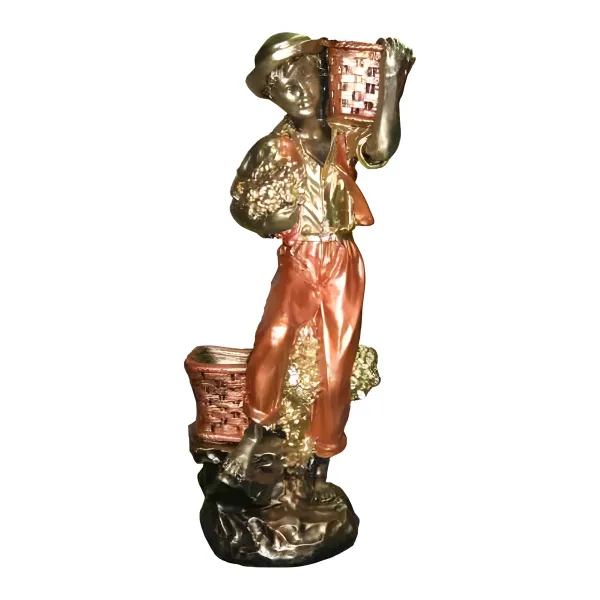 Figura dekoracyjna Chłopiec z koszem H: 64cm z żywicy