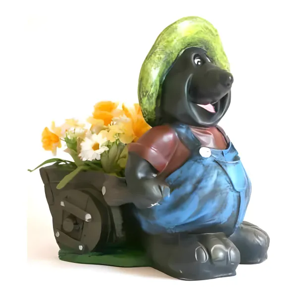 Figura dekoracyjna Kret z taczką H: 34cm z żywicy