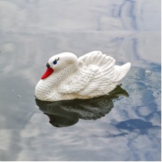Figura ozdobna ŁABĘDŹ PŁYWAJĄCY młody