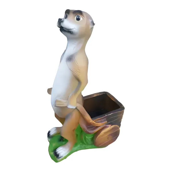 Figura dekoracyjna Surykatka z taczką H: 44cm z żywicy