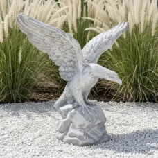 Figura ogrodowa Orzeł na kamieniu Wielki H;: 105cm betonowa