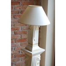 Biała lampa w kształcie kolumny z draperiami w antycznym stylu, H:0,69m