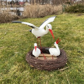 Figura ozdobna ogrodowa BOCIANIE GNIAZDO 3 BOCIANY z bocianem lecącym H: 75cm do ogrodu - zdjęcie 2