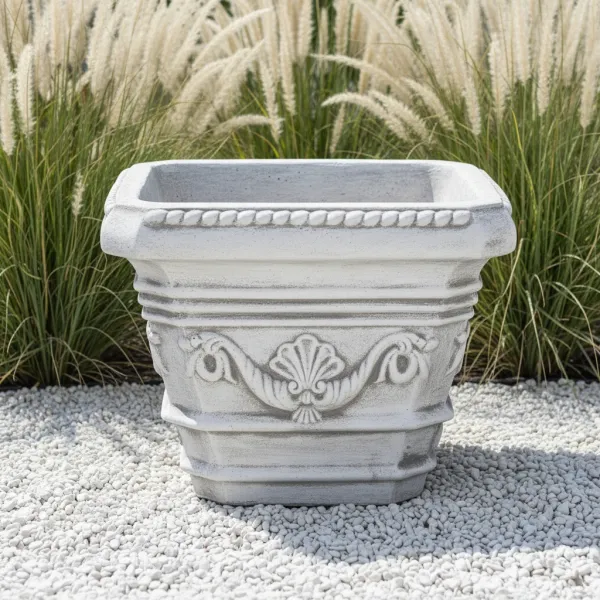 Figura ogrodowa Donica Wazon kwadratowa mała H: 30cm betonowa