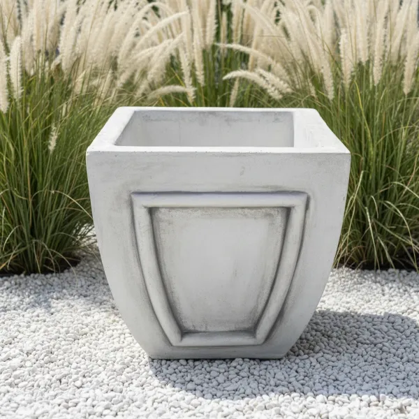 Figura ogrodowa Wazon Duży Kwadrat H: 61cm betonowa
