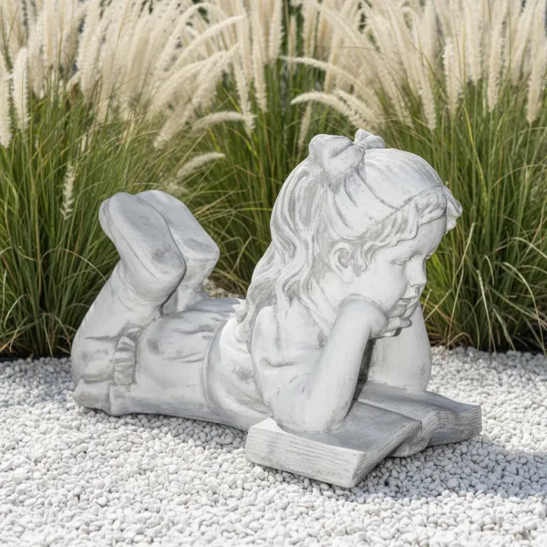 Figura ogrodowa Dziewczyna z książką H: 35cm betonowa