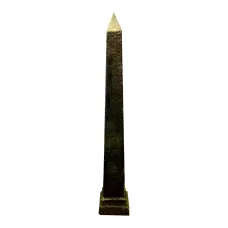 Figura dekoracyjna Obelisk H: 55cm z żywicy