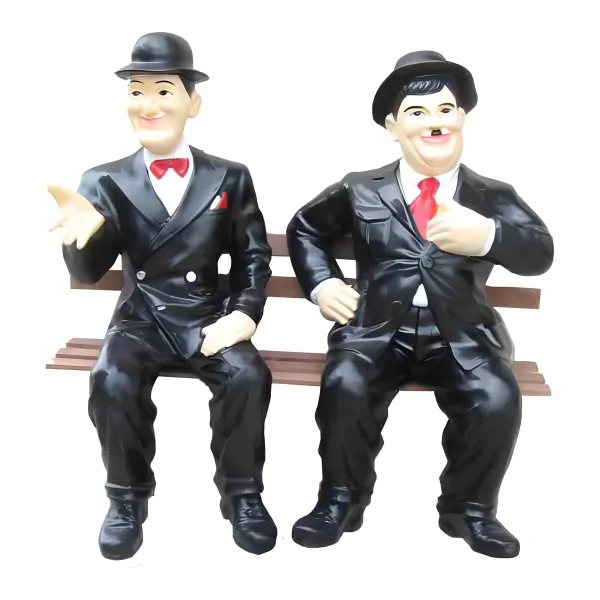 Figura dekoracyjna Flip i Flap na ławce H: 85cm z żywicy